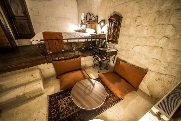 Cave Suite