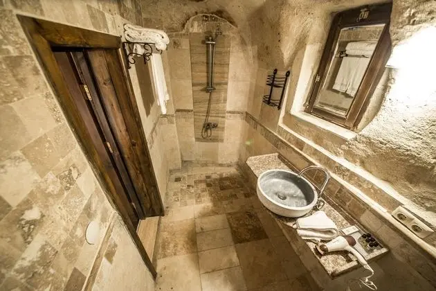 Cave Suite