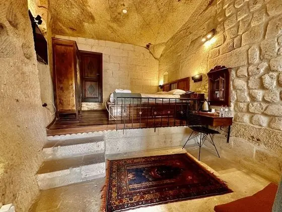 Cave Suite