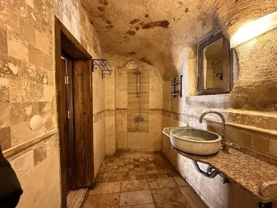 Cave Suite
