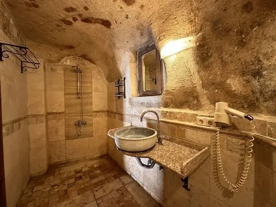 Cave Suite