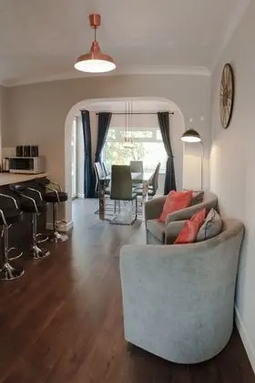 Ev, Özel Banyo (3 Bed)