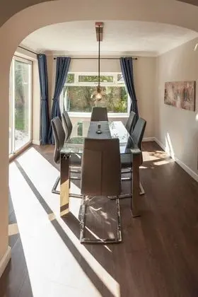 Ev, Özel Banyo (3 Bed)