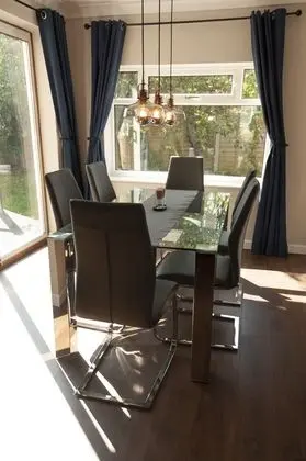 Ev, Özel Banyo (3 Bed)