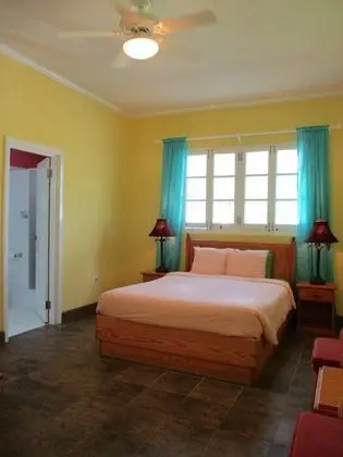 Premium Oda, 2 Büyük (Queen) Boy Yatak, Özel Banyo, Kısmi Deniz Manzaralı