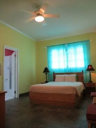Premium Oda, 2 Büyük (Queen) Boy Yatak, Özel Banyo, Kısmi Deniz Manzaralı
