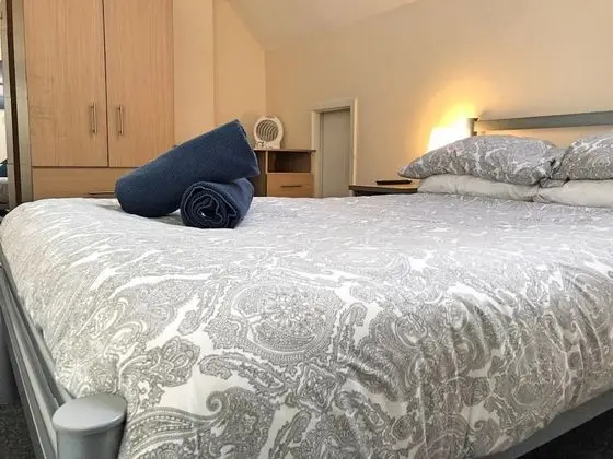 Tek Büyük Yataklı Oda, 1 Çift Kişilik Yatak