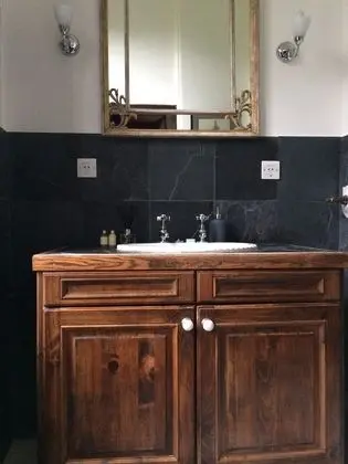 Standard Tek Büyük Yataklı Oda, Banyolu/Duşlu, Bahçe Manzaralı (The King Charles Room)