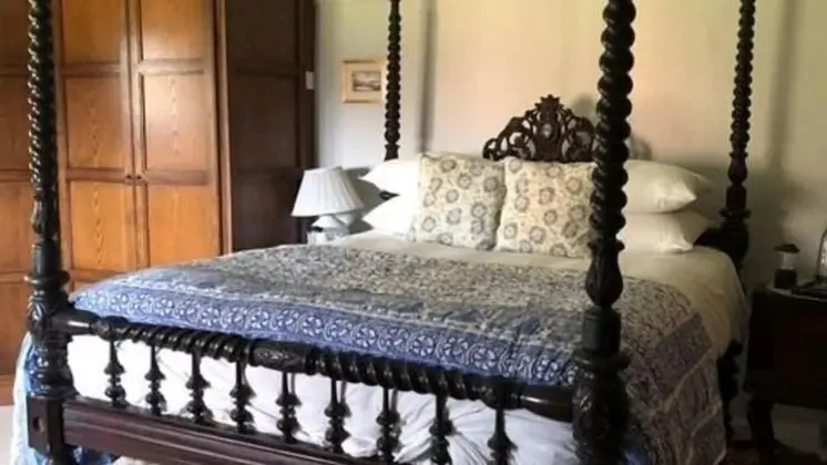 Superior Tek Büyük Yataklı Oda, Banyolu/Duşlu, Bahçe Manzaralı (The Tabor Room)
