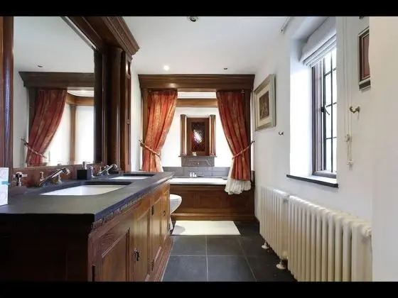 Superior Tek Büyük Yataklı Oda, Banyolu/Duşlu, Bahçe Manzaralı (The Tabor Room)