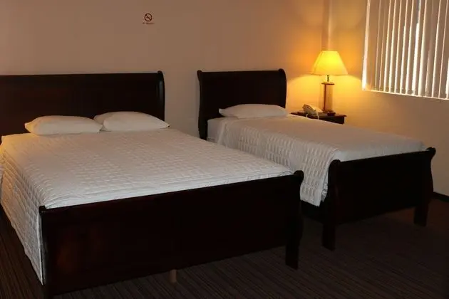 Üç Kişilik Oda (1 Queen Bed and 1 Single Bed)