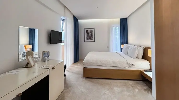 Superior Oda, Balkon, Kısmi Deniz Manzaralı