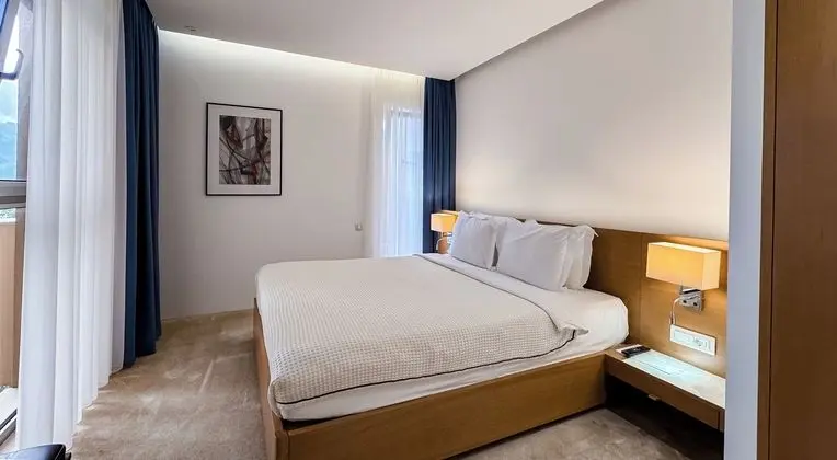 Superior Oda, Balkon, Kısmi Deniz Manzaralı