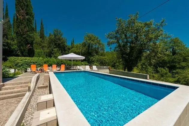 Apart Daire (Comfort 1-Bedroom Apt with Balcony)