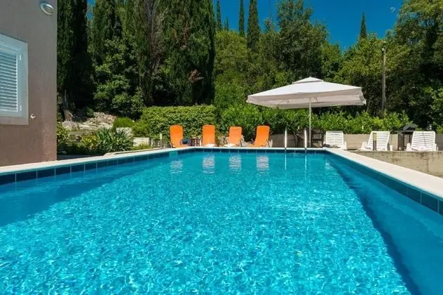 Apart Daire (Comfort 1-Bedroom Apt with Balcony)