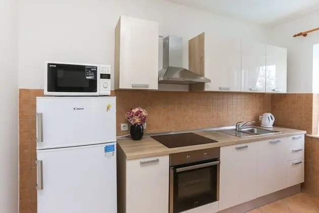 Apart Daire (Comfort 1-Bedroom Apt with Balcony)