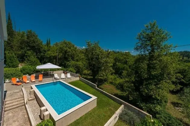 Apart Daire (Comfort 1-Bedroom Apt with Balcony)
