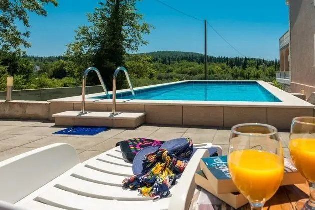 Apart Daire (Comfort 1-Bedroom Apt with Balcony)