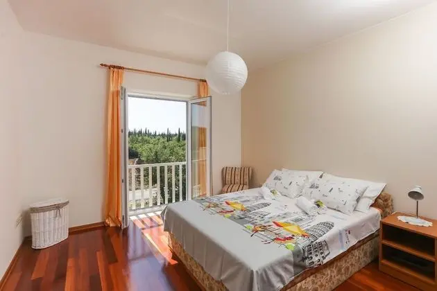 Apart Daire (One-Bedroom Apartment with Patio)