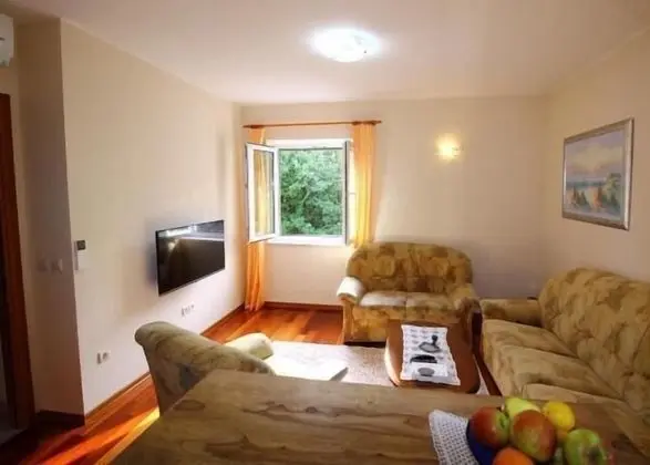 Apart Daire (One-Bedroom Apartment with Patio)