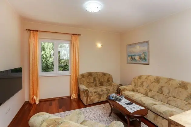 Apart Daire (One-Bedroom Apartment with Patio)