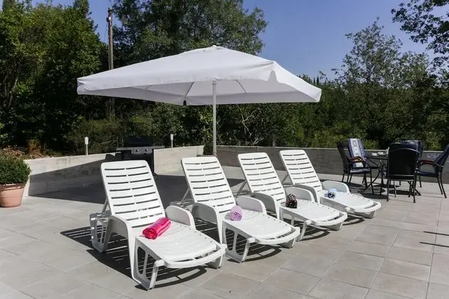 Apart Daire (One-Bedroom Apartment with Patio)