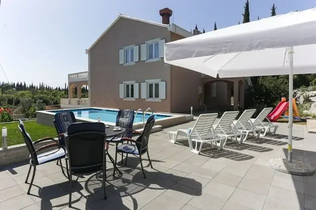 Apart Daire (One-Bedroom Apartment with Patio)