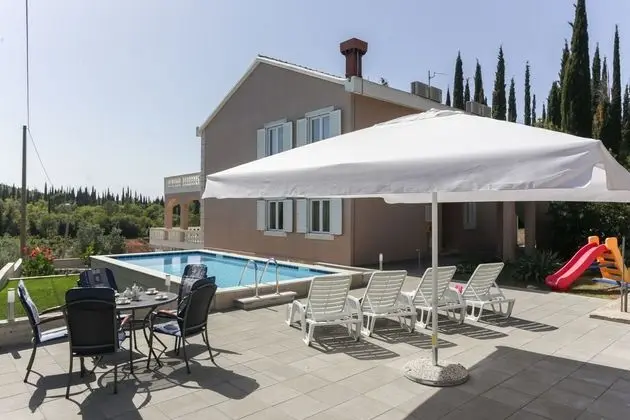 Apart Daire (One-Bedroom Apartment with Patio)