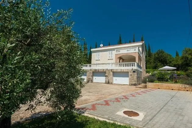 Apart Daire (One-Bedroom Apartment with Patio)