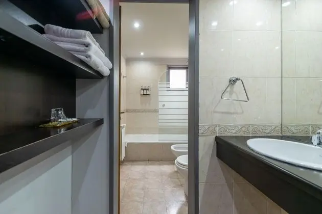 Basic Tek Büyük veya İki Ayrı Yataklı Oda