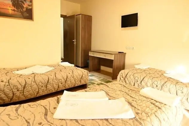 Basic Üç Kişilik Oda, Şehir Manzaralı