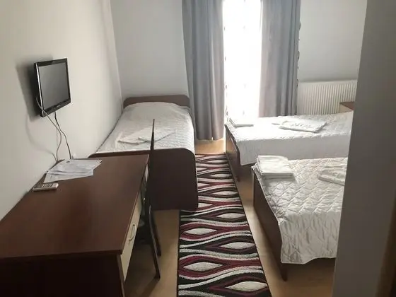 Basic Üç Kişilik Oda, Şehir Manzaralı