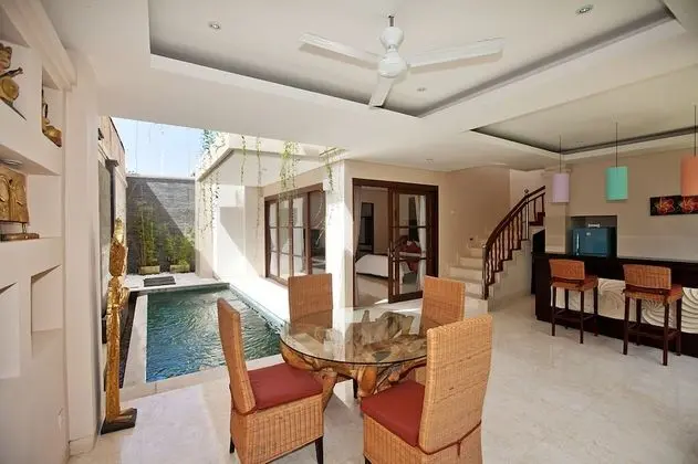 Private Villa with Pool and Garden