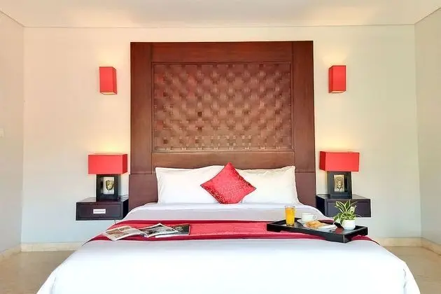 Private Villa with Pool and Garden