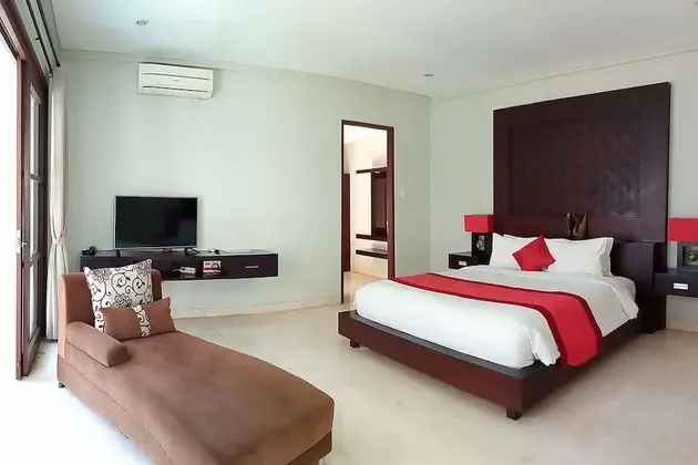 Private Villa with Pool and Garden