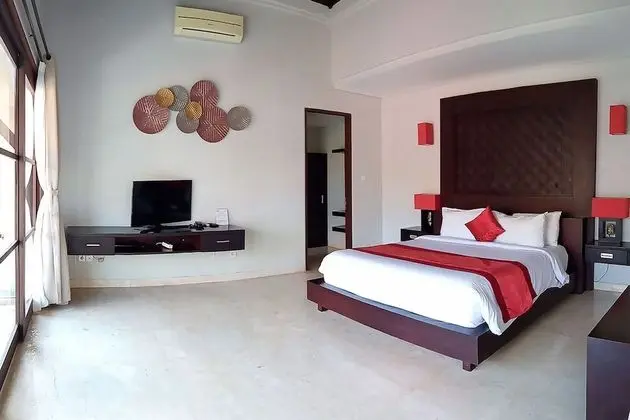 Private Villa with Pool and Garden