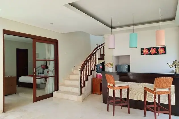 Private Villa with Pool and Garden