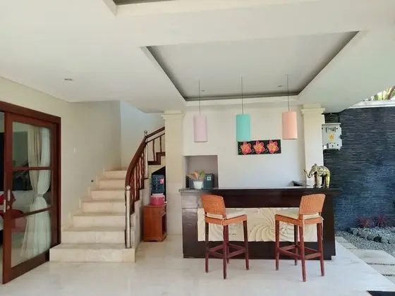Private Villa with Pool and Garden