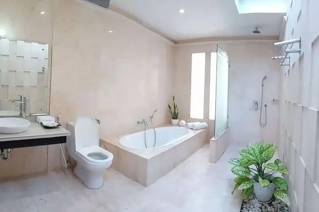 Private Villa with Pool and Garden