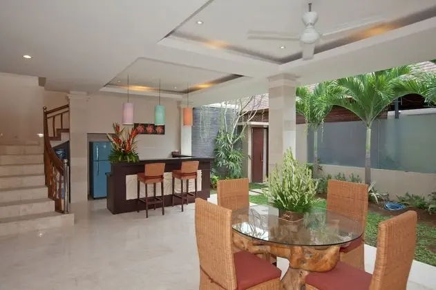 Private Villa with Pool and Garden