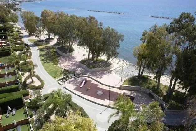 Tek Büyük veya İki Ayrı Yataklı Oda, Deniz Manzaralı