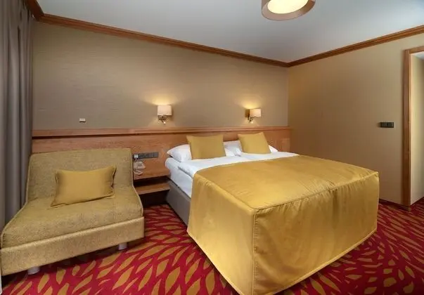 Classic Tek Büyük Yataklı Oda (with Extra bed)