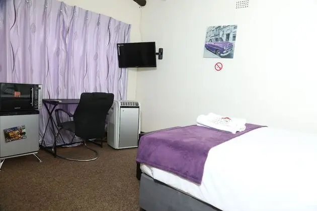 Comfort Oda (Purple Room)