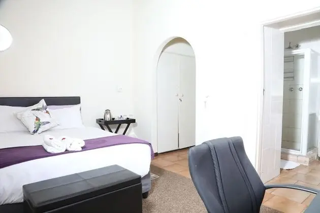 Comfort Oda (Purple Room)