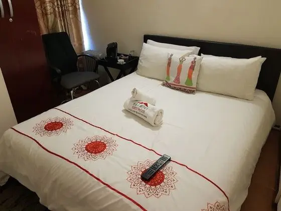 PROMO DOUBLE ROOM (NONE EN-SUITE)