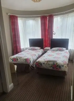 Tek Büyük veya İki Ayrı Yataklı Oda