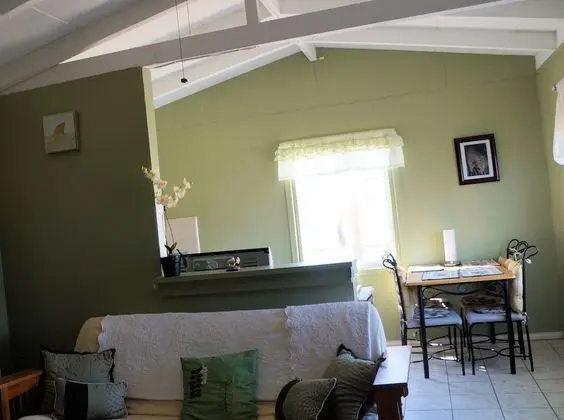 Deluxe Two Full Sized beds with Kitchen