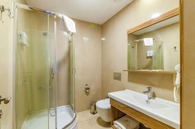 Tek Kişilik, Şehir Manzaralı