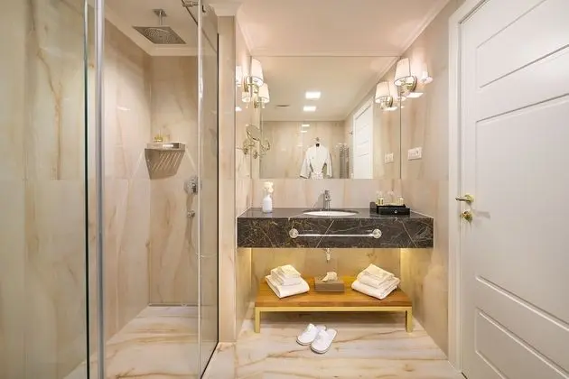 Premium Double or Twin Room, 1 Double Bed, Balcony, Sea front