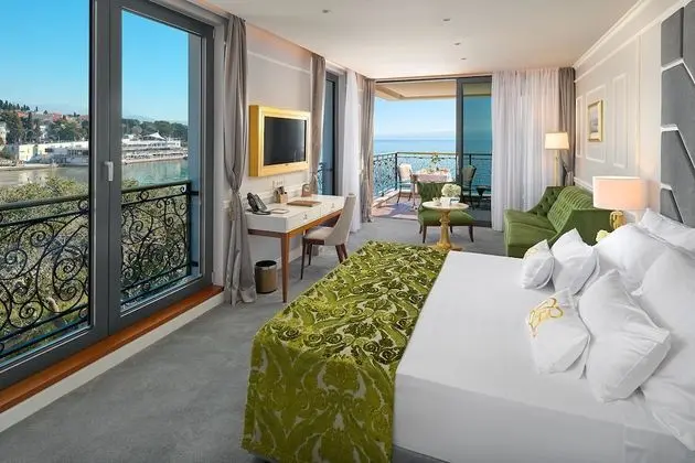 Superior Room, 1 King Bed with Sofa bed, Balcony, Sea front